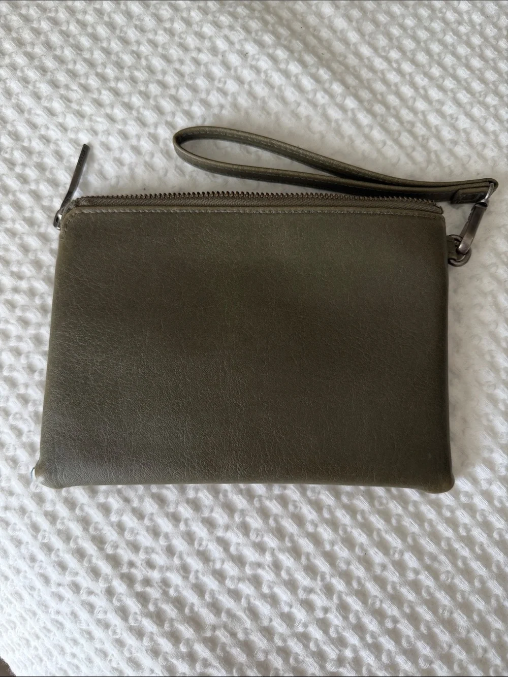 Matt & Nat Olive Green Wristlet Clutch with Detachable Strap